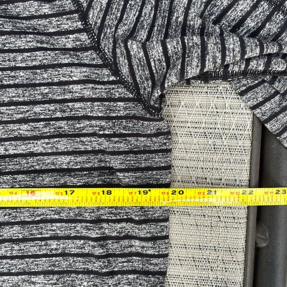 Lululemon Surge Warm Men's Large 1/2 Zip Jacket in Raven Stripe Black Heathered - Picture 7 of 8